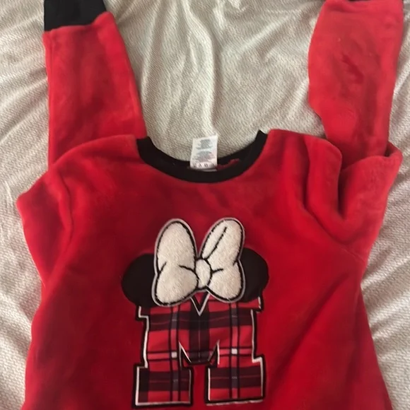 A Mikey mouse sweater with a skirt XL